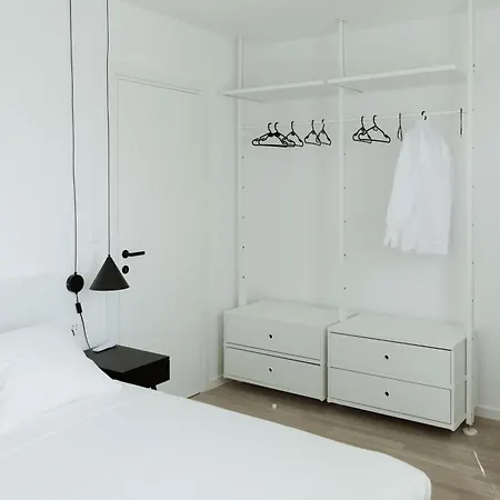 Minimalist Haven With Balcony And Garage Parking Place * Split