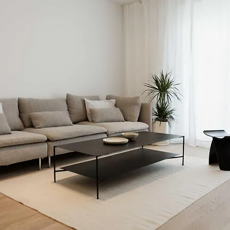 Minimalist Haven With Balcony And Garage Parking Place سبليت