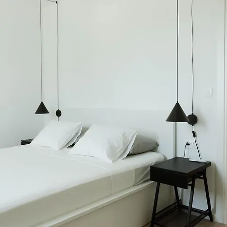 Apartamento Minimalist Haven With Balcony And Garage Parking Place Split